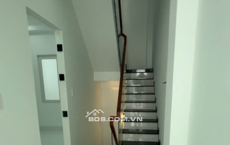 NHÀ 4 TẦNG MỚI XÂY, mặt tiền thục, GẦN VÕ VĂN KIỆT, DTsd 160m2, NHỈNH 6ty